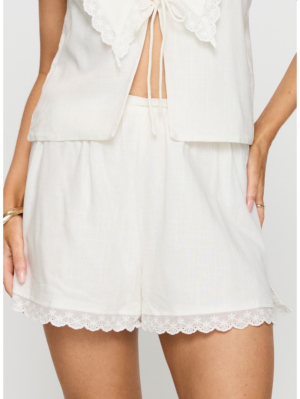 Princess Polly White Lace Trim Shorts High Rise Cotton Size US 4 AU 8